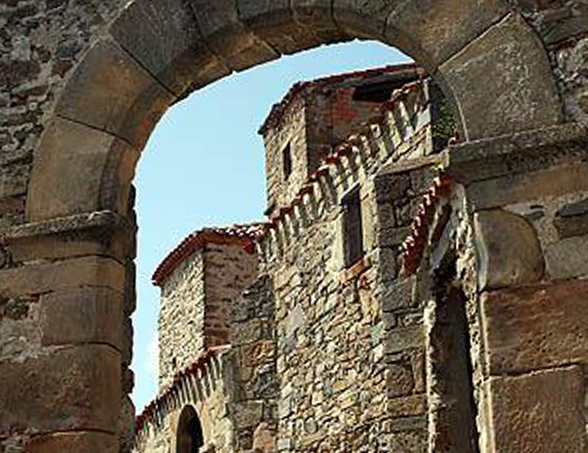 IGLESIA FORTIFICADA DE NTRA SRA DEL COLLADO VALTAJEROS Soria Ni 