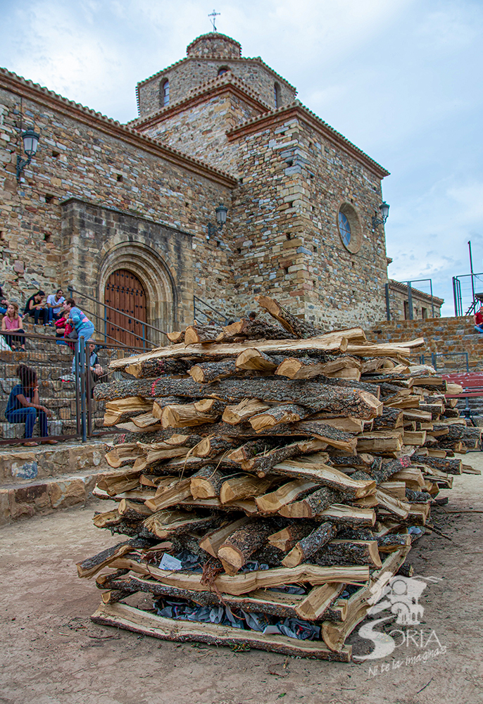 Leña de Roble preparada para ser quemada