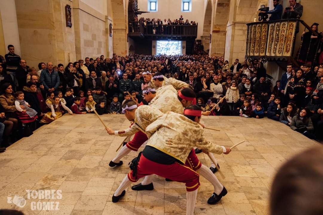 Celebración del Paloteo en San Leonardo de Yagüe